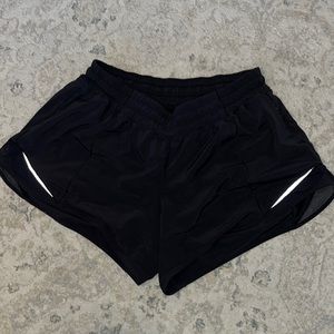 Lululemon Hotty Hot lined Low Rise Short